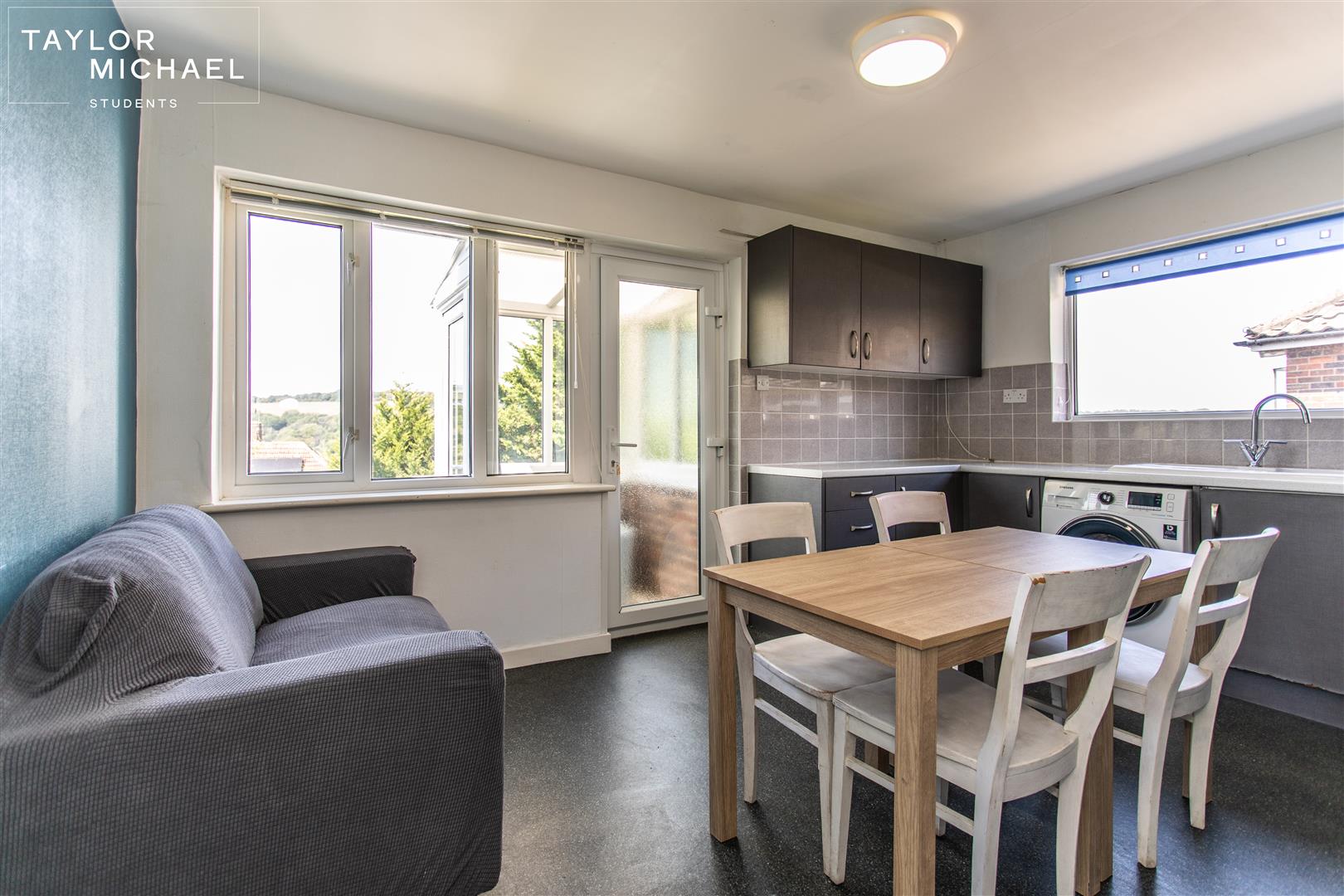 Kitchen / Living Room